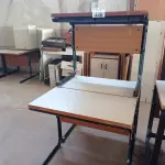 LOTE 446 - 03 MESAS COM ESTRUTURA EM FERRO FUNDIDO E TAMPO DE MADEIRA. (NO ESTADO, LEILÃO NÃO TEM GARANTIA E NEM DEVOLUÇÃO, SUJEITO A POSSÍVEIS AVARIAS VISÍVEIS/OCULTAS E/OU AUSÊNCIA DE COMPONENTES).