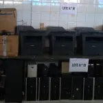LOTE 332 - CAIXA DE SOM + 21 CAMERAS + 02 CÂMERAS FOTOGRÁGICAS + 34 COMPUTADORES + DATASHOW EPSOM + DVR INTELBRAS + EARSET + 04 ESTABILIZADORES + 07 IMPRESSORAS + LEITOR DE CÓDIGO DE BARRAS + 15 MONITORES + 6 NOBREAKS + SCANNER + TV CCE  (UNIDADE: B-056 - CACHOEIRO DO ITAPEMIRIM/ES - LOCAL DE RETIRADA: RUA IRMÃ GIOVANNA MENECHINI, 238, MARBRASA - CACHOEIRO DE ITAPEMIRIM/ES - CEP: 29.313-669)