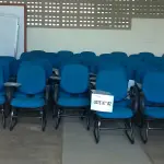 LOTE 333 - 57 CADEIRAS + 03 GAVETEIROS + 09 MESAS + MOCHO + 02 PORTA BANDEIRAS P/3 ASTES + QUADRO DE CHAVES  (UNIDADE: B-056 - CACHOEIRO DO ITAPEMIRIM/ES - LOCAL DE RETIRADA: RUA IRMÃ GIOVANNA MENECHINI, 238, MARBRASA - CACHOEIRO DE ITAPEMIRIM/ES - CEP: 29.313-669)