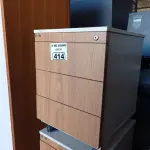 LOTE 414 - 02 GAVETEIROS COM 03 GAVETAS. (NO ESTADO, LEILÃO NÃO TEM GARANTIA E NEM DEVOLUÇÃO, SUJEITO A POSSÍVEIS AVARIAS VISÍVEIS/OCULTAS E/OU AUSÊNCIA DE COMPONENTES).
