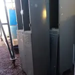 LOTE 426 - 02 ARMÁRIOS ROUPEIRO C/04 PORTAS INCOMPLETOS. (NO ESTADO, LEILÃO NÃO TEM GARANTIA E NEM DEVOLUÇÃO, SUJEITO A POSSÍVEIS AVARIAS VISÍVEIS/OCULTAS E/OU AUSÊNCIA DE COMPONENTES).