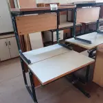 LOTE 446 - 03 MESAS COM ESTRUTURA EM FERRO FUNDIDO E TAMPO DE MADEIRA. (NO ESTADO, LEILÃO NÃO TEM GARANTIA E NEM DEVOLUÇÃO, SUJEITO A POSSÍVEIS AVARIAS VISÍVEIS/OCULTAS E/OU AUSÊNCIA DE COMPONENTES).