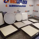 LOTE 154 - 01 LOTE COM VÁRIAS LUMINÁRIAS MARCAS E MODELOS DIVERSOS. (NO ESTADO, LEILÃO NÃO TEM GARANTIA E NEM DEVOLUÇÃO, SUJEITO A POSSÍVEIS AVARIAS VISÍVEIS/OCULTAS E/OU AUSÊNCIA DE COMPONENTES).