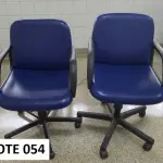 LOTE 465 - 02 CADEIRAS GIRATORIAS COM BRACO  (UNIDADE: B-034 - POUSO ALEGRE/MG LOCAL DE RETIRADA: AVENIDA DOS ALECRINS, 1020 - DISTRITO INDUSTRIAL –  POUSO ALEGRE/MG – CEP: 37.556-839)