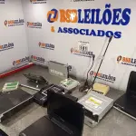 LOTE 101 - 02 DVD’S PORTÁTEIS E PERIFÉRICOS DIVERSOS. (NO ESTADO, LEILÃO NÃO TEM GARANTIA E NEM DEVOLUÇÃO, SUJEITO A POSSÍVEIS AVARIAS VISÍVEIS/OCULTAS E/OU AUSÊNCIA DE COMPONENTES).