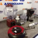 LOTE 134 - 01 ROBÔ ASPIRADOR, 01 LIQUIDIFICADOR, 01 CAFETEIRA, 02 MIXER PARA ALIMENTOS E 01 COPO DE MULTIPROCESSADOR COM AVARIAS. (NO ESTADO, LEILÃO NÃO TEM GARANTIA E NEM DEVOLUÇÃO, SUJEITO A POSSÍVEIS AVARIAS VISÍVEIS/OCULTAS E/OU AUSÊNCIA DE COMPONENTES).