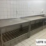 LOTE 529 - 06 BANCADAS DE AÇO INOX + 02 BANCADAS DE AÇO INOX COM PIA + BANCADA EM AÇO INOX COM TANQUE + 02 BANCADAS EM AÇO GRANDE + + COIFA (UNIDADE: B-034 - POUSO ALEGRE/MG LOCAL DE RETIRADA: AVENIDA DOS ALECRINS, 1020 - DISTRITO INDUSTRIAL –  POUSO ALEGRE/MG – CEP: 37.556-839)