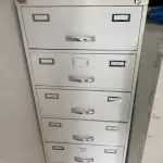 LOTE 648 - ARQUIVO DE AÇO GERAL + ARMARIO EM AÇO 06 GAVETAS + ARMÁRIO AEREO 03 PORTAS + ARMARIO AEREO 02 PORTASI. (UNIDADE: DN 164 - SANTO ANTÔNIO DA PLATINA/PR - LOCAL DE RETIRADA: RODOVIA BR-153 - KM 41, Nº 970 –  SANTO ANTÔNIO DA PLATINA/PR - CEP: 86.430-000)