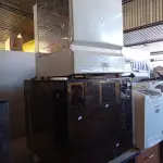 LOTE 092 - 01 MESA DE CENTRO E 01 LAVA LOUÇA MARCA BRASTEMP.  (NO ESTADO, LEILÃO NÃO TEM GARANTIA E NEM DEVOLUÇÃO, SUJEITO A POSSÍVEIS AVARIAS VISÍVEIS/OCULTAS E/OU AUSÊNCIA DE COMPONENTES).