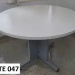LOTE 458 - MESA  (UNIDADE: B-034 - POUSO ALEGRE/MG LOCAL DE RETIRADA: AVENIDA DOS ALECRINS, 1020 - DISTRITO INDUSTRIAL –  POUSO ALEGRE/MG – CEP: 37.556-839)