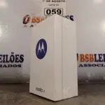 LOTE 059 - 01 APARELHO DE TELEFONE MOTO XT 1092 2ª GERAÇÃO BLACK. (NO ESTADO, LEILÃO NÃO TEM GARANTIA E NEM DEVOLUÇÃO, SUJEITO A POSSÍVEIS AVARIAS VISÍVEIS/OCULTAS E/OU AUSÊNCIA DE COMPONENTES).
