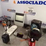 LOTE 072 - 01 LOTE COM VÁRIAS CAIXINHAS DE SOM BLUETOOTH E RÁDIOS-RELÓGIO MARCAS E MODELOS DIVERSOS. (NO ESTADO, LEILÃO NÃO TEM GARANTIA E NEM DEVOLUÇÃO, SUJEITO A POSSÍVEIS AVARIAS VISÍVEIS/OCULTAS E/OU AUSÊNCIA DE COMPONENTES).