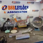 LOTE 117 - 01 LOTE COM VÁRIAS LUMINÁRIAS MARCAS E MODELOS DIVERSOS. (NO ESTADO, LEILÃO NÃO TEM GARANTIA E NEM DEVOLUÇÃO, SUJEITO A POSSÍVEIS AVARIAS VISÍVEIS/OCULTAS E/OU AUSÊNCIA DE COMPONENTES).