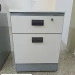 LOTE 494 - ARMARIO BAIXO COM GAVETA (UNIDADE: B-034 - POUSO ALEGRE/MG LOCAL DE RETIRADA: AVENIDA DOS ALECRINS, 1020 - DISTRITO INDUSTRIAL –  POUSO ALEGRE/MG – CEP: 37.556-839)