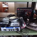 LOTE 128 - 01 APARELHO LINE AMPLIFIER FM TUNER MARCA UNIC MODELO LT 800, 02 MICROFONES, VÁRIOS APARELHOS DE DISCMAN E GRAVA DE VOZ MARCAS E MODELOS DIVERSOS.  (NO ESTADO, LEILÃO NÃO TEM GARANTIA E NEM DEVOLUÇÃO, SUJEITO A POSSÍVEIS AVARIAS VISÍVEIS/OCULTAS E/OU AUSÊNCIA DE COMPONENTES).