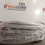 LOTE 100 - 01 ROLO DE CABO FLEXÍVEL 1X2,5MM NA COR BRANCA. 100 METROS (NOVO)(NO ESTADO, LEILÃO NÃO TEM GARANTIA E NEM DEVOLUÇÃO, SUJEITO A POSSÍVEIS AVARIAS VISÍVEIS/OCULTAS E/OU AUSÊNCIA DE COMPONENTES).