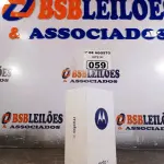 LOTE 059 - 01 APARELHO DE TELEFONE MOTO XT 1092 2ª GERAÇÃO BLACK. (NO ESTADO, LEILÃO NÃO TEM GARANTIA E NEM DEVOLUÇÃO, SUJEITO A POSSÍVEIS AVARIAS VISÍVEIS/OCULTAS E/OU AUSÊNCIA DE COMPONENTES).