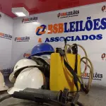 LOTE 171 - 01 PULVERIZADOR E 05 CAPACETES DE SEGURANÇA NO TRABALHO. (NO ESTADO, LEILÃO NÃO TEM GARANTIA E NEM DEVOLUÇÃO, SUJEITO A POSSÍVEIS AVARIAS VISÍVEIS/OCULTAS E/OU AUSÊNCIA DE COMPONENTES).