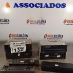 LOTE 132 - 04 APARELHOS DE SOM AUTOMOTIVO E 03 ALTO-FALANTES MARCAS E MODELOS DIVERSOS. (NO ESTADO, LEILÃO NÃO TEM GARANTIA E NEM DEVOLUÇÃO, SUJEITO A POSSÍVEIS AVARIAS VISÍVEIS/OCULTAS E/OU AUSÊNCIA DE COMPONENTES).