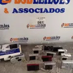 LOTE 061 - 01 LOTE COM VÁRIAS CÂMERAS FOTOGRÁFICAS MARCAS E MODELOS DIVERSOS. (NO ESTADO, LEILÃO NÃO TEM GARANTIA E NEM DEVOLUÇÃO, SUJEITO A POSSÍVEIS AVARIAS VISÍVEIS/OCULTAS E/OU AUSÊNCIA DE COMPONENTES).