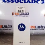 LOTE 022 - 01 APARELHO DE TELEFONE MOTO XT 1092 2ª GERAÇÃO BLACK. (NO ESTADO, LEILÃO NÃO TEM GARANTIA E NEM DEVOLUÇÃO, SUJEITO A POSSÍVEIS AVARIAS VISÍVEIS/OCULTAS E/OU AUSÊNCIA DE COMPONENTES).