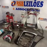 LOTE 186 - 02 LANTERNAS, 02 ACABAMENTOS, 02 EXTINTORES “VAZIOS”, 01 ESPELHO RETROVISOR E 01 CILINDRO DE CO2 “VAZIO”. (NO ESTADO, LEILÃO NÃO TEM GARANTIA E NEM DEVOLUÇÃO, SUJEITO A POSSÍVEIS AVARIAS VISÍVEIS/OCULTAS E/OU AUSÊNCIA DE COMPONENTES).