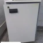 LOTE 501 - ARMARIO PEQUENO COM PORTA (UNIDADE: B-034 - POUSO ALEGRE/MG LOCAL DE RETIRADA: AVENIDA DOS ALECRINS, 1020 - DISTRITO INDUSTRIAL –  POUSO ALEGRE/MG – CEP: 37.556-839)