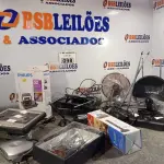 LOTE 098 - 01 LOTE COM VÁRIAS ANTENAS INTERNAS PARA SINAL DE TV DIGITAL MARCAS E MODELOS DIVERSOS. (NO ESTADO, LEILÃO NÃO TEM GARANTIA E NEM DEVOLUÇÃO, SUJEITO A POSSÍVEIS AVARIAS VISÍVEIS/OCULTAS E/OU AUSÊNCIA DE COMPONENTES).