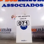 LOTE 071 - 01 APARELHO DE TELEFONE MOTO XT 1092 2ª GERAÇÃO BLACK. (NO ESTADO, LEILÃO NÃO TEM GARANTIA E NEM DEVOLUÇÃO, SUJEITO A POSSÍVEIS AVARIAS VISÍVEIS/OCULTAS E/OU AUSÊNCIA DE COMPONENTES).