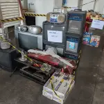 LOTE 251 - 03 CAIXAS DE SOM + 04 TVS + 04 RÁDIOS + 11 SUPORTES PARA TVS (UNIDADE: A-018 - RECIFE/PE - LOCAL DE RETIRADA: AVENIDA BEBERIBE, 3620 - BEBERIBE - RECIFE/PE - CEP: 52.130-547)