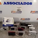 LOTE 061 - 01 LOTE COM VÁRIAS CÂMERAS FOTOGRÁFICAS MARCAS E MODELOS DIVERSOS. (NO ESTADO, LEILÃO NÃO TEM GARANTIA E NEM DEVOLUÇÃO, SUJEITO A POSSÍVEIS AVARIAS VISÍVEIS/OCULTAS E/OU AUSÊNCIA DE COMPONENTES).