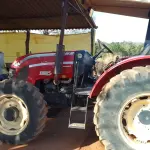 LOTE 001 - 01 TRATOR YANMAR 1185S TURBO 4X4 ANO 2016 COM CREEPER/REDUTOR DE VELOCIDADE ,MOTOR YANMAR 4 CILINDROS TURBO DE 85 CV DE POTENCIA,EQUIPADO COM PESOS DIANTEIROS E COMANDO HIDRÁULICO DUPLO DE 4 SAÍDAS , HORIMETRO ENCONTRA-SE COM : 2330 HORAS,PINTURA ORIGINAL TRATOR SEMI NOVO EM PERFEITO ESTADO DE MECÂNICA E PARTE ELÉTRICA TUDO FUNCIONANDO (NO ESTADO) (VISITAÇÃO AGENDAR 61-98153-0503 JÚNIOR)