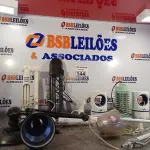 LOTE 144 - 01 LOTE COM VÁRIAS LUMINÁRIAS MARCAS E MODELOS DIVERSOS. (NO ESTADO, LEILÃO NÃO TEM GARANTIA E NEM DEVOLUÇÃO, SUJEITO A POSSÍVEIS AVARIAS VISÍVEIS/OCULTAS E/OU AUSÊNCIA DE COMPONENTES).