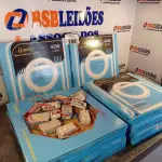 LOTE 108 - 10 LÂMPADAS FLUORESCENTE CIRCULAR 6.400K 40W E 10 REATORES 1X40W BIVOLT. (NO ESTADO, LEILÃO NÃO TEM GARANTIA E NEM DEVOLUÇÃO, SUJEITO A POSSÍVEIS AVARIAS VISÍVEIS/OCULTAS E/OU AUSÊNCIA DE COMPONENTES).