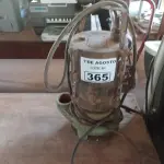 LOTE 365 - 01 BOMBA D’AGUA. (NO ESTADO, LEILÃO NÃO TEM GARANTIA E NEM DEVOLUÇÃO, SUJEITO A POSSÍVEIS AVARIAS VISÍVEIS/OCULTAS E/OU AUSÊNCIA DE COMPONENTES).