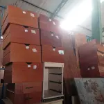 LOTE 198 - 01 LOTE COM GRANDE QUANTIDADE DE GAVETAS E PARTES DE MOVEIS DESMONTADAS. (NO ESTADO, LEILÃO NÃO TEM GARANTIA E NEM DEVOLUÇÃO, SUJEITO A POSSÍVEIS AVARIAS VISÍVEIS/OCULTAS E/OU AUSÊNCIA DE COMPONENTES).