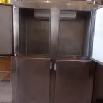 LOTE 406 - 01 GELADEIRA INDUSTRIAL MARCA FRIGER. (NO ESTADO, LEILÃO NÃO TEM GARANTIA E NEM DEVOLUÇÃO, SUJEITO A POSSÍVEIS AVARIAS VISÍVEIS/OCULTAS E/OU AUSÊNCIA DE COMPONENTES).
