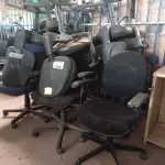 LOTE 199 - 01 LOTE COM VÁRIAS CADEIRAS DE ESCRITÓRIO COM BASE GIRATÓRIA. (NO ESTADO, LEILÃO NÃO TEM GARANTIA E NEM DEVOLUÇÃO, SUJEITO A POSSÍVEIS AVARIAS VISÍVEIS/OCULTAS E/OU AUSÊNCIA DE COMPONENTES).