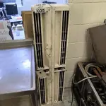 LOTE 035 - 02 CORTINAS DE AR. (NO ESTADO, NÃO SABEMOS SE FUNCIONA. LEILÃO NÃO TEM GARANTIA E NEM DEVOLUÇÃO).