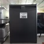 LOTE 309 - 01 MINI BAR MARCA ELECTROLUX 220V. (NO ESTADO, LEILÃO NÃO TEM GARANTIA E NEM DEVOLUÇÃO, SUJEITO A POSSÍVEIS AVARIAS VISÍVEIS/OCULTAS E/OU AUSÊNCIA DE COMPONENTES).