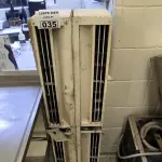 LOTE 035 - 02 CORTINAS DE AR. (NO ESTADO, NÃO SABEMOS SE FUNCIONA. LEILÃO NÃO TEM GARANTIA E NEM DEVOLUÇÃO).