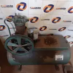 LOTE 404 - 01 COMPRESSOR DE AR COM AVARIAS. (NO ESTADO, LEILÃO NÃO TEM GARANTIA E NEM DEVOLUÇÃO, SUJEITO A POSSÍVEIS AVARIAS VISÍVEIS/OCULTAS E/OU AUSÊNCIA DE COMPONENTES).