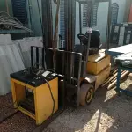 LOTE 653 - 01 EMPILHADEIRA ELÉTRICA. (NO ESTADO, LEILÃO NÃO TEM GARANTIA E NEM DEVOLUÇÃO, SUJEITO A POSSÍVEIS AVARIAS VISÍVEIS/OCULTAS E/OU AUSÊNCIA DE COMPONENTES).