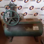 LOTE 404 - 01 COMPRESSOR DE AR COM AVARIAS. (NO ESTADO, LEILÃO NÃO TEM GARANTIA E NEM DEVOLUÇÃO, SUJEITO A POSSÍVEIS AVARIAS VISÍVEIS/OCULTAS E/OU AUSÊNCIA DE COMPONENTES).