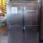LOTE 406 - 01 GELADEIRA INDUSTRIAL MARCA FRIGER. (NO ESTADO, LEILÃO NÃO TEM GARANTIA E NEM DEVOLUÇÃO, SUJEITO A POSSÍVEIS AVARIAS VISÍVEIS/OCULTAS E/OU AUSÊNCIA DE COMPONENTES).