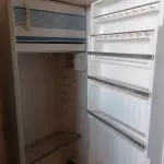 LOTE 410 - 01 GELADEIRA MARCA BRASTEMP 220V COM AVARIAS. (NO ESTADO, LEILÃO NÃO TEM GARANTIA E NEM DEVOLUÇÃO, SUJEITO A POSSÍVEIS AVARIAS VISÍVEIS/OCULTAS E/OU AUSÊNCIA DE COMPONENTES).