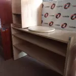 LOTE 376 - 01 RACK COM TAMPO GIRATÓRIO E 01 PORTA GABINETE EM MADEIRA. (NO ESTADO, LEILÃO NÃO TEM GARANTIA E NEM DEVOLUÇÃO, SUJEITO A POSSÍVEIS AVARIAS VISÍVEIS/OCULTAS E/OU AUSÊNCIA DE COMPONENTES).
