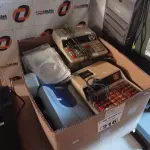 LOTE 216 - 01 LOTE COM VÁRIAS CALCULADORAS E APARELHOS DE TELEFONE MARCAS E MODELOS DIVERSOS. (NO ESTADO, LEILÃO NÃO TEM GARANTIA E NEM DEVOLUÇÃO, SUJEITO A POSSÍVEIS AVARIAS VISÍVEIS/OCULTAS E/OU AUSÊNCIA DE COMPONENTES).