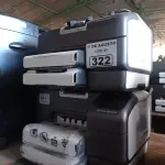 LOTE 322 - 02 IMPRESSORAS MARCAS HP MODELO INK JET 1200WN INCOMPLETAS. (NO ESTADO, LEILÃO NÃO TEM GARANTIA E NEM DEVOLUÇÃO, SUJEITO A POSSÍVEIS AVARIAS VISÍVEIS/OCULTAS E/OU AUSÊNCIA DE COMPONENTES).