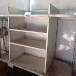 LOTE 390 - 01 EXPOSITOR EM AÇO COM RODINHAS. (NO ESTADO, LEILÃO NÃO TEM GARANTIA E NEM DEVOLUÇÃO, SUJEITO A POSSÍVEIS AVARIAS VISÍVEIS/OCULTAS E/OU AUSÊNCIA DE COMPONENTES).